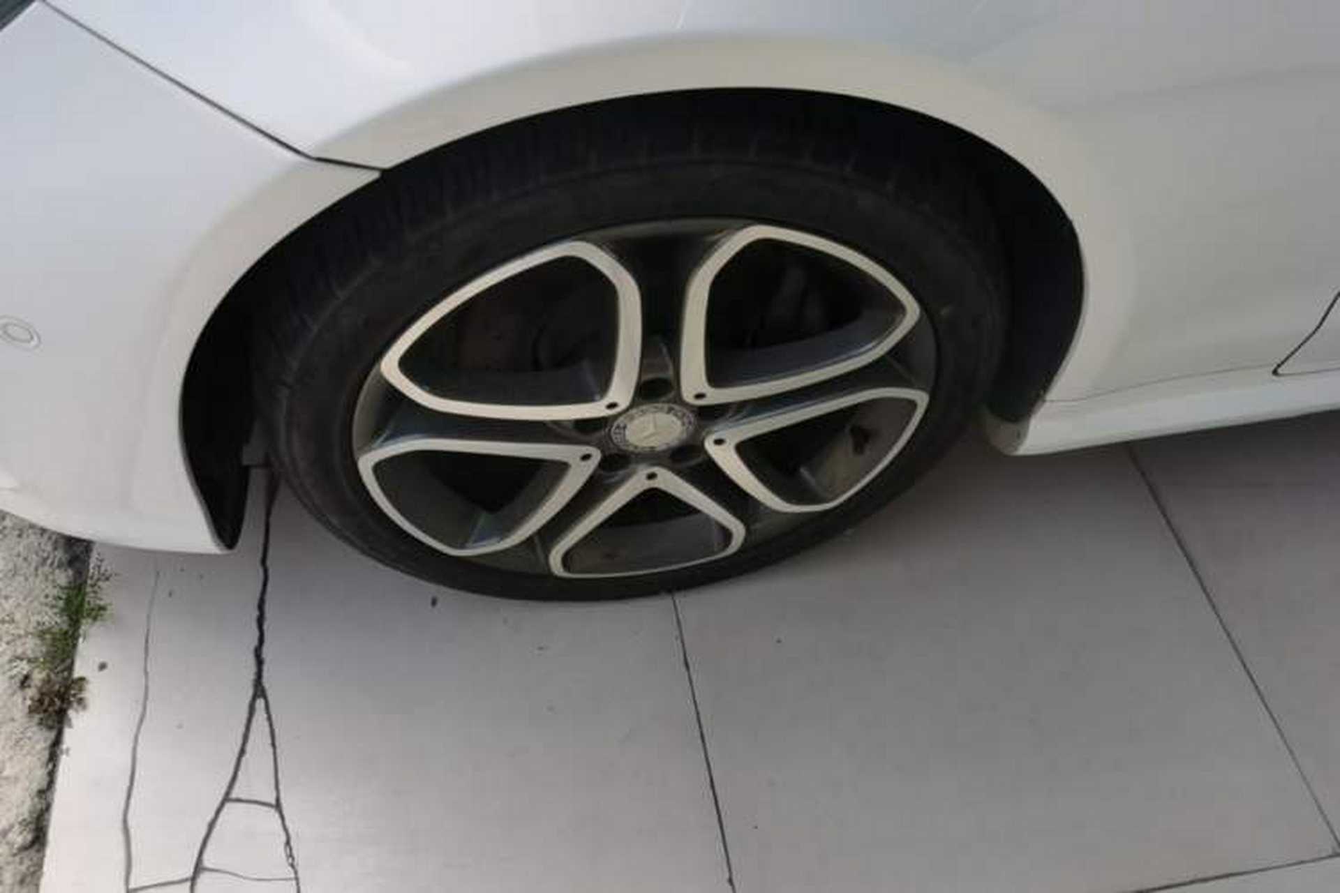 Used Mercedes-Benz E-Class 2014 E 260 Coupe Left Front Wheel Hub