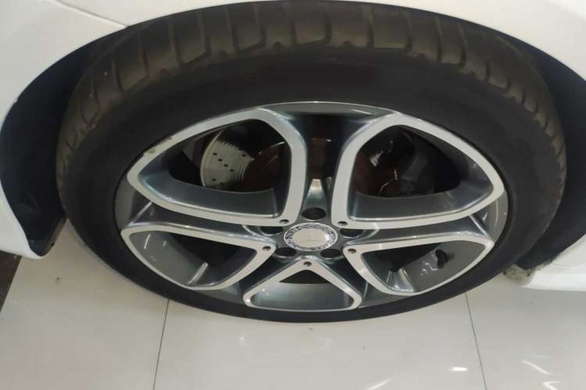 Used Mercedes-Benz E-Class 2014 E 260 Coupe Left Front Wheel Hub