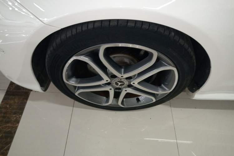 Used Mercedes-Benz E-Class 2014 E 200 Coupe Left Front Wheel Hub