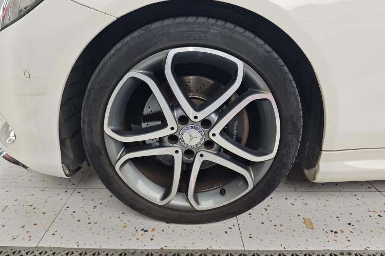 Used Mercedes-Benz E-Class 2014 E 200 Coupe Left Front Wheel Hub