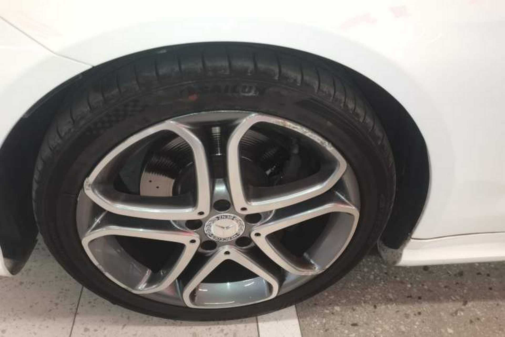 Used Mercedes-Benz E-Class 2014 E 260 Convertible Coupe Left Front Wheel Hub