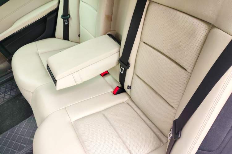 Used Mercedes-Benz E-Class 2014 E 260 L Sport Edition Left Rear Seat