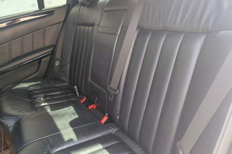 Used Mercedes-Benz E-Class 2014 Revised E 260 L Sport Luxury Edition Left Rear Seat