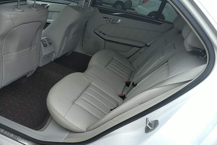 Used Mercedes-Benz E-Class 2014 E 300 L Sport Edition Left Rear Seat