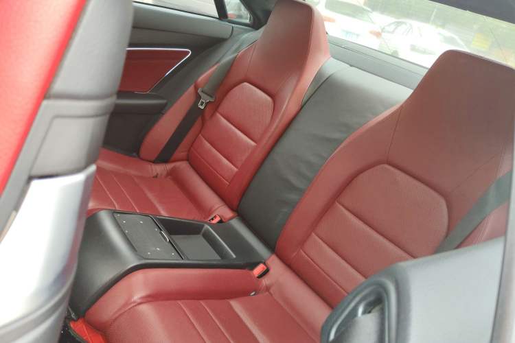 Used Mercedes-Benz E-Class 2014 E 260 Coupe Left Rear Seat
