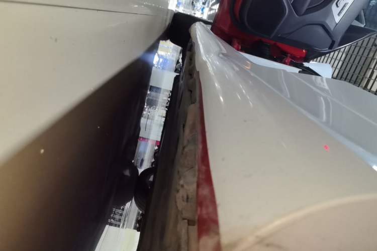 Used Mercedes-Benz E-Class 2014 E 260 Coupe Left Side Sill