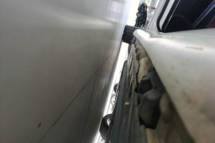 Used Mercedes-Benz E-Class 2014 E 260 Coupe Left Side Sill