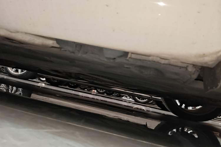 Used Mercedes-Benz E-Class 2014 E 200 Coupe Left Side Sill