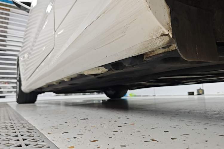 Used Mercedes-Benz E-Class 2014 E 200 Coupe Left Side Sill
