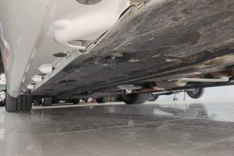 Used Mercedes-Benz E-Class 2014 E 260 Coupe Left Side Sill
