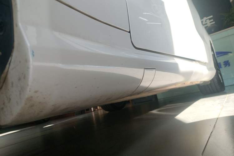 Used Mercedes-Benz E-Class 2014 E 260 Convertible Coupe Left Side Sill