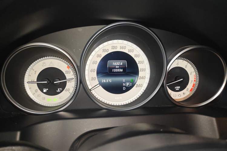 Used Mercedes-Benz E-Class 2014 E 200 Coupe Odometer Close Up