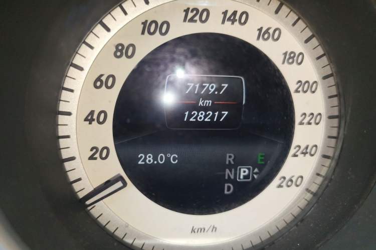 Used Mercedes-Benz E-Class 2014 Revised E 260 L Sport Luxury Edition Odometer Close Up