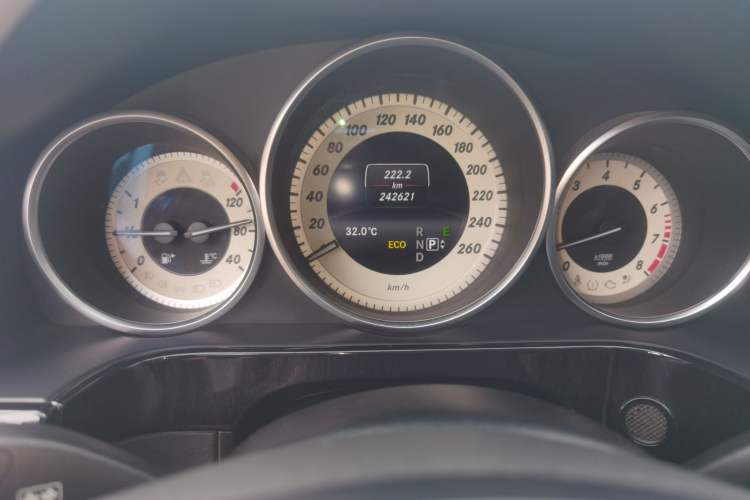 Used Mercedes-Benz E-Class 2014 Restyled E 260 L Sport Edition Odometer Close Up