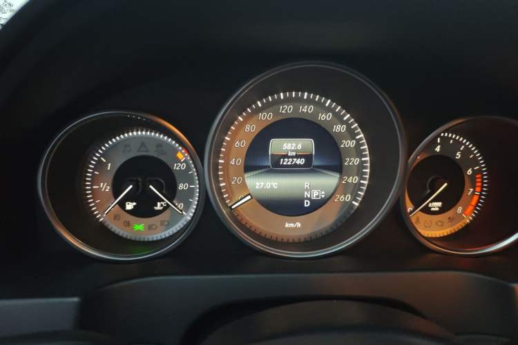 Used Mercedes-Benz E-Class 2014 E 200 Coupe Odometer Close Up