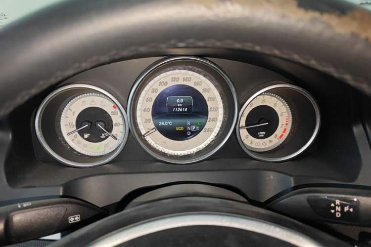 Used Mercedes-Benz E-Class 2014 E 260 Coupe Odometer Close Up