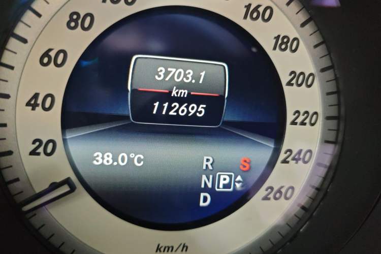 Used Mercedes-Benz E-Class 2014 Restyled E 260 L Sport Edition Odometer Close Up