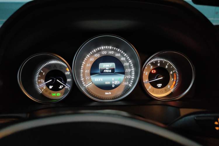 Used Mercedes-Benz E-Class 2014 E 200 Coupe Odometer Close Up