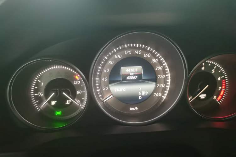 Used Mercedes-Benz E-Class 2014 E 200 Coupe Odometer Close Up