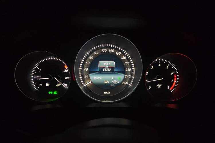 Used Mercedes-Benz E-Class 2014 E 260 Convertible Coupe Odometer Close Up
