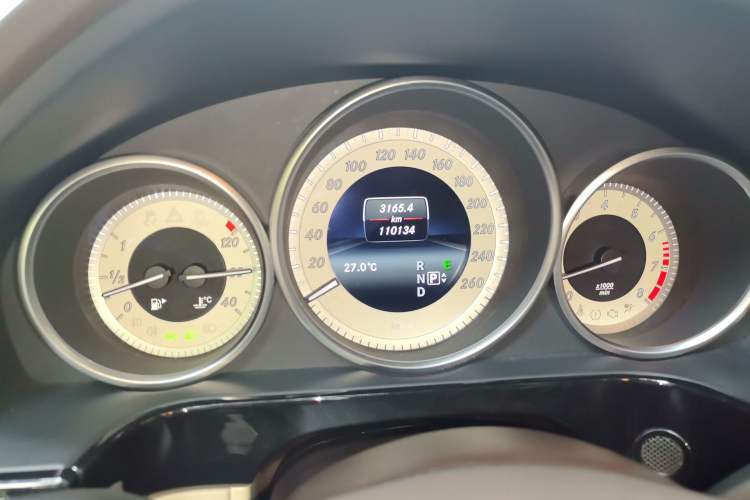 Used Mercedes-Benz E-Class 2014 Restyled E 260 L Sport Edition Odometer Close Up