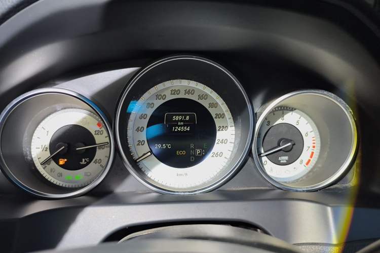 Used Mercedes-Benz E-Class 2014 E 200 Coupe Odometer Close Up