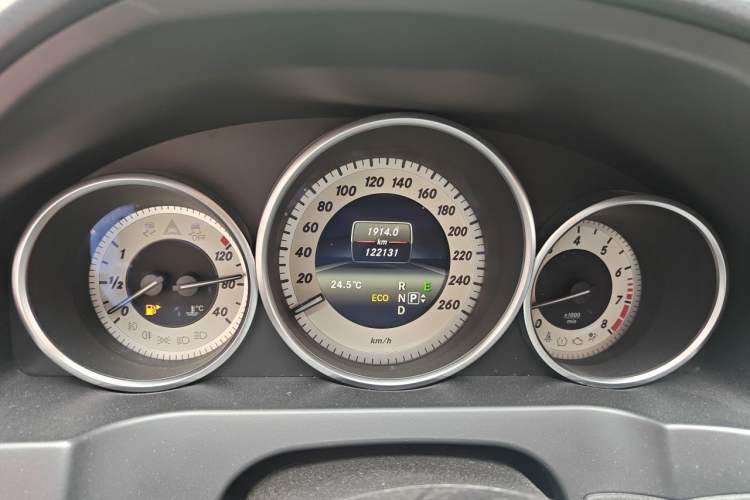 Used Mercedes-Benz E-Class 2014 E 200 Coupe Odometer Close Up