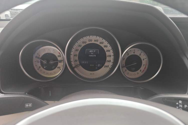 Used Mercedes-Benz E-Class 2014 E 260 L Sport Edition Odometer Close Up