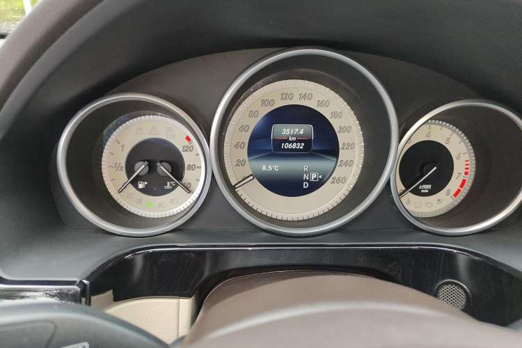Used Mercedes-Benz E-Class 2014 Restyled E 260 L Sport Edition Odometer Close Up