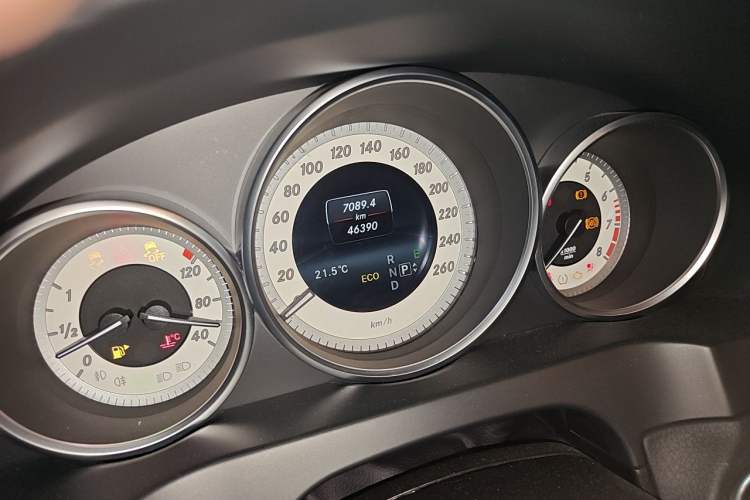 Used Mercedes-Benz E-Class 2014 E 200 Coupe Odometer Close Up