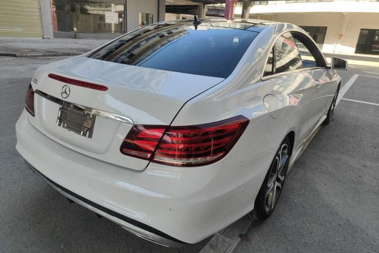 Used Mercedes-Benz E-Class 2014 E 200 Coupe Rear Right 45 Deg