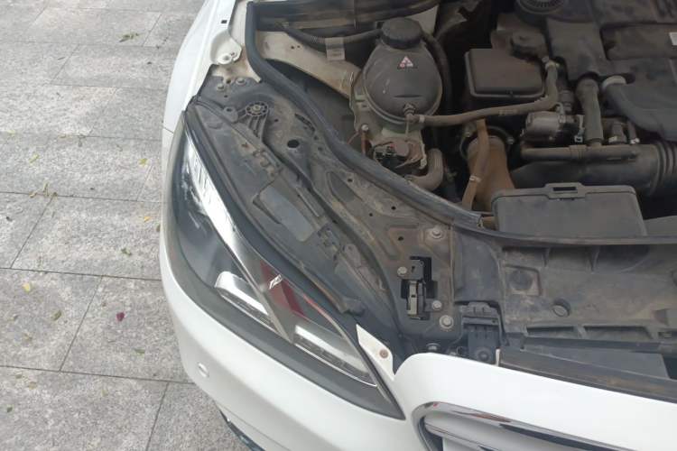 Used Mercedes-Benz E-Class 2014 Restyled E 260 L Sport Edition Right Front Headlight