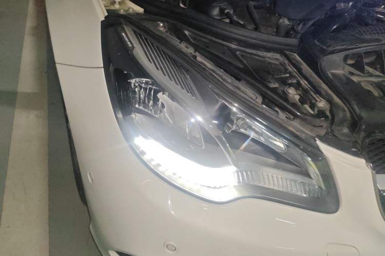 Used Mercedes-Benz E-Class 2014 E 200 Coupe Right Front Headlight