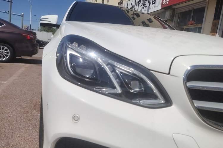 Used Mercedes-Benz E-Class 2014 Revised E 260 L Sport Luxury Edition Right Front Headlight