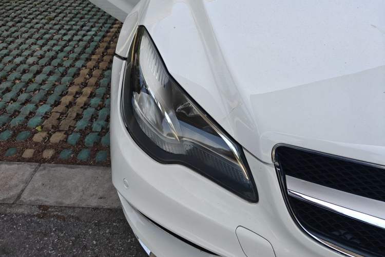 Used Mercedes-Benz E-Class 2014 E 200 Coupe Right Front Headlight