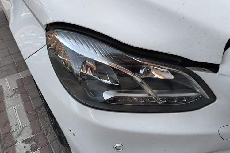 Used Mercedes-Benz E-Class 2014 E 260 L Sport Edition Right Front Headlight