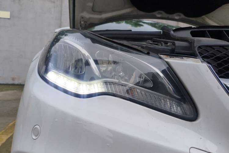 Used Mercedes-Benz E-Class 2014 E 200 Coupe Right Front Headlight