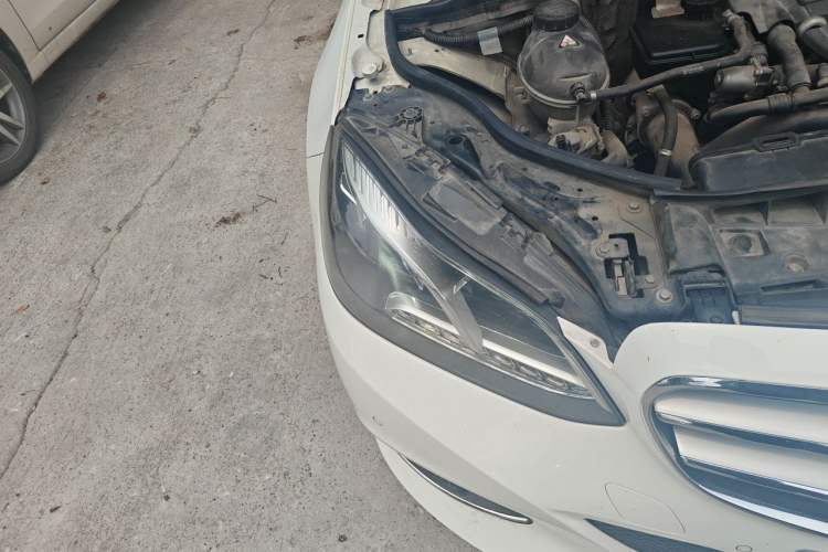Used Mercedes-Benz E-Class 2014 E 260 L Sport Edition Right Front Headlight