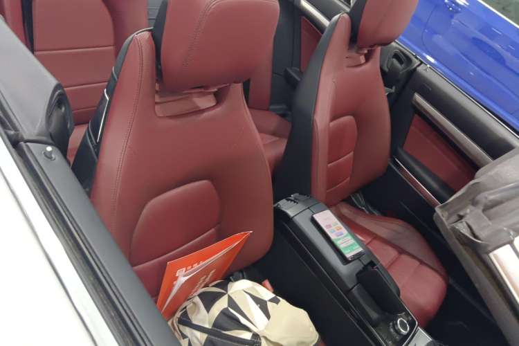 Used Mercedes-Benz E-Class 2014 E 260 Convertible Coupe Right Front Seat