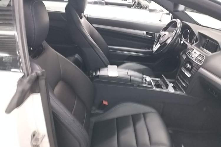 Used Mercedes-Benz E-Class 2014 E 200 Coupe Right Front Seat