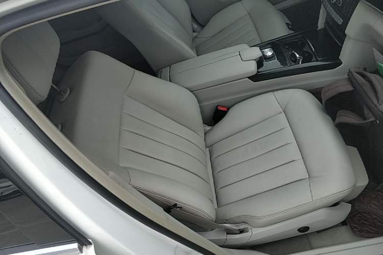 Used Mercedes-Benz E-Class 2014 E 300 L Sport Edition Right Front Seat