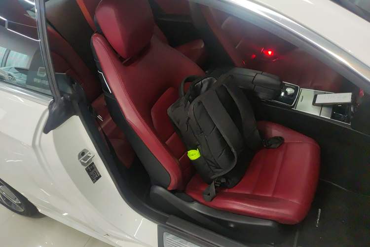 Used Mercedes-Benz E-Class 2014 E 260 Coupe Right Front Seat