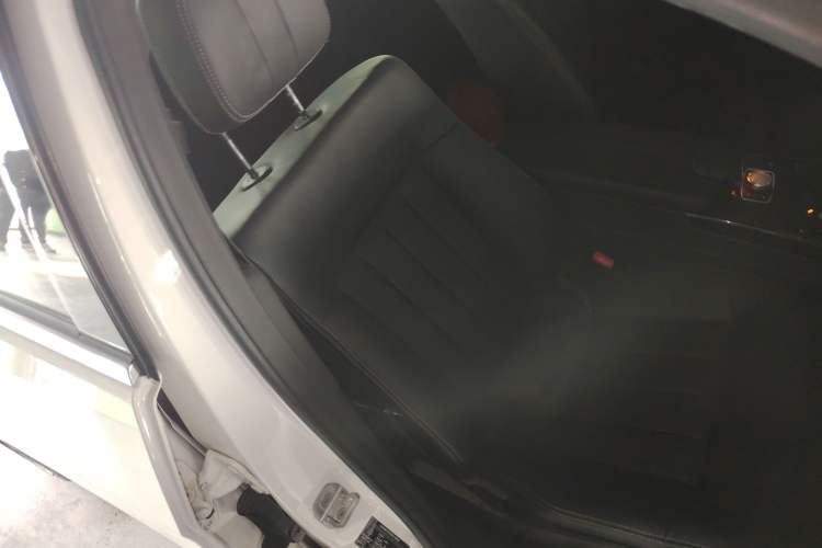 Used Mercedes-Benz E-Class 2014 E 300 L Sport Edition Right Front Seat