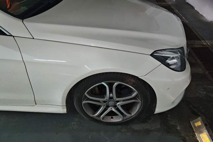 Used Mercedes-Benz E-Class 2014 E 200 Coupe Right Front Wheel Hub