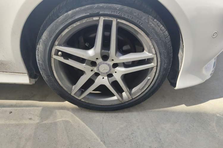 Used Mercedes-Benz E-Class 2014 Revised E 260 L Sport Luxury Edition Right Front Wheel Hub