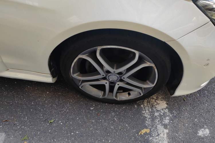 Used Mercedes-Benz E-Class 2014 E 260 Coupe Right Front Wheel Hub