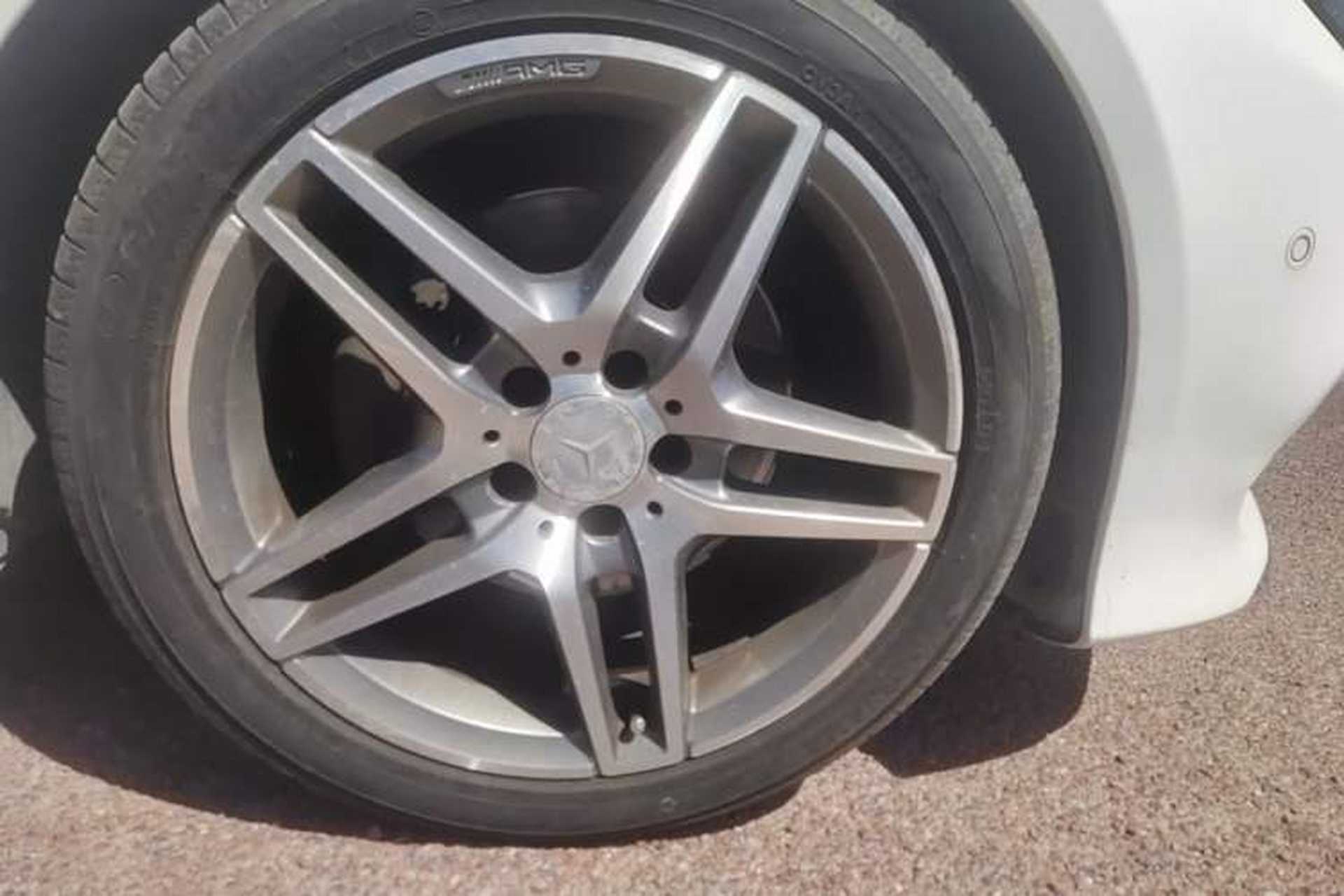 Used Mercedes-Benz E-Class 2014 Revised E 260 L Sport Luxury Edition Right Front Wheel Hub