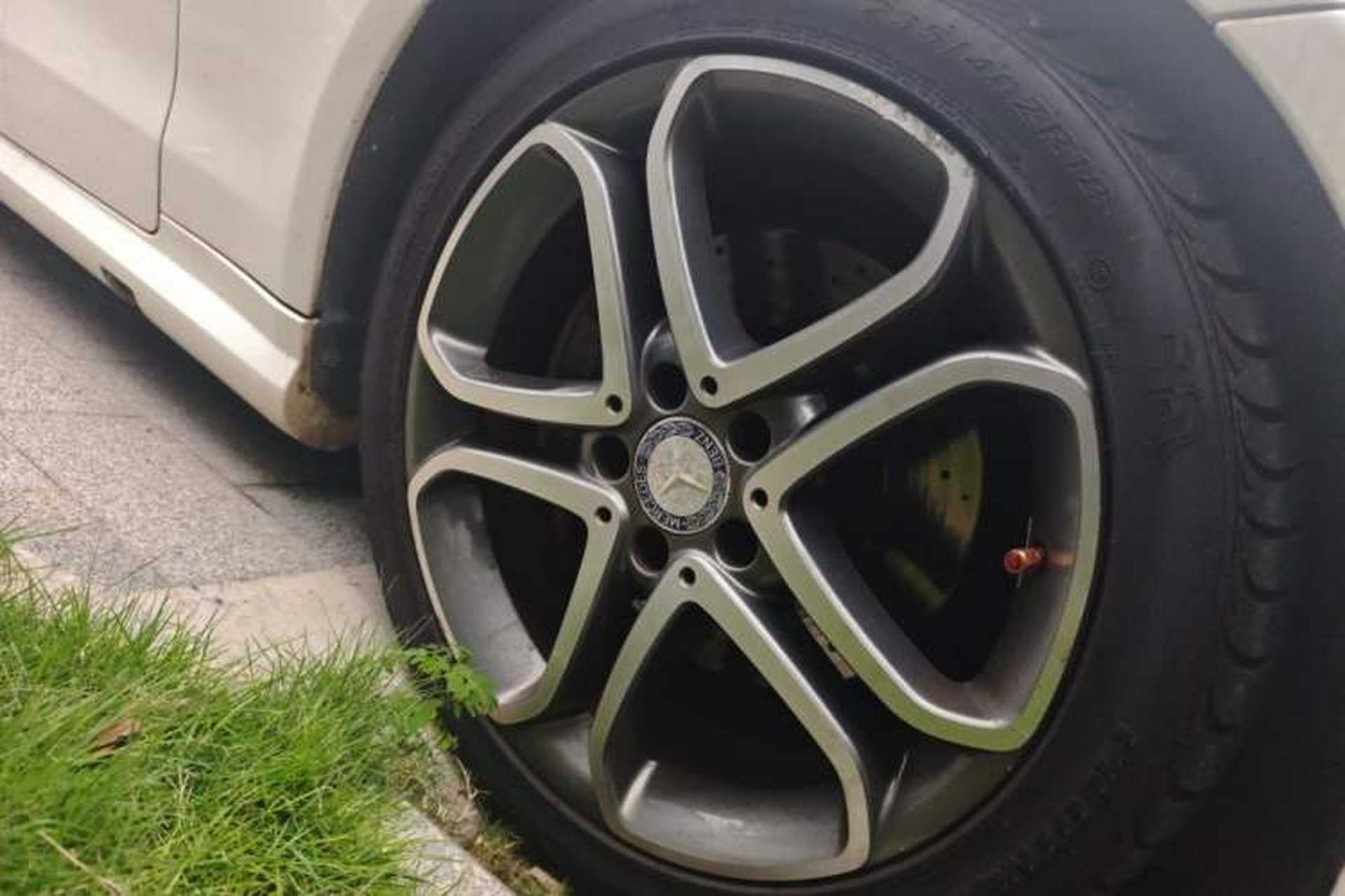 Used Mercedes-Benz E-Class 2014 E 200 Coupe Right Front Wheel Hub