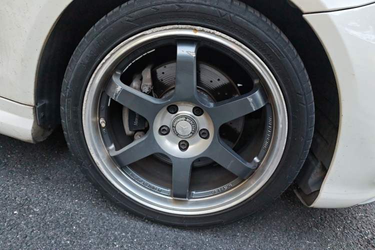 Used Mercedes-Benz E-Class 2014 E 200 Coupe Right Front Wheel Hub