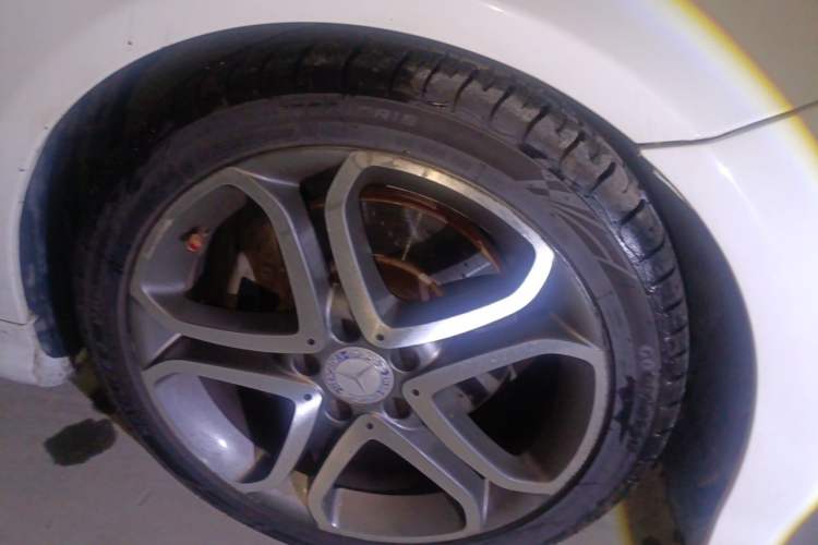 Used Mercedes-Benz E-Class 2014 E 200 Coupe Right Front Wheel Hub